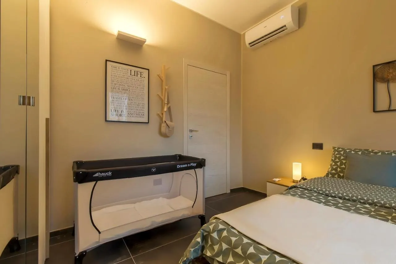 Modern & Bright 2 Bedroom Flat 50M From M4 Stop Mailand