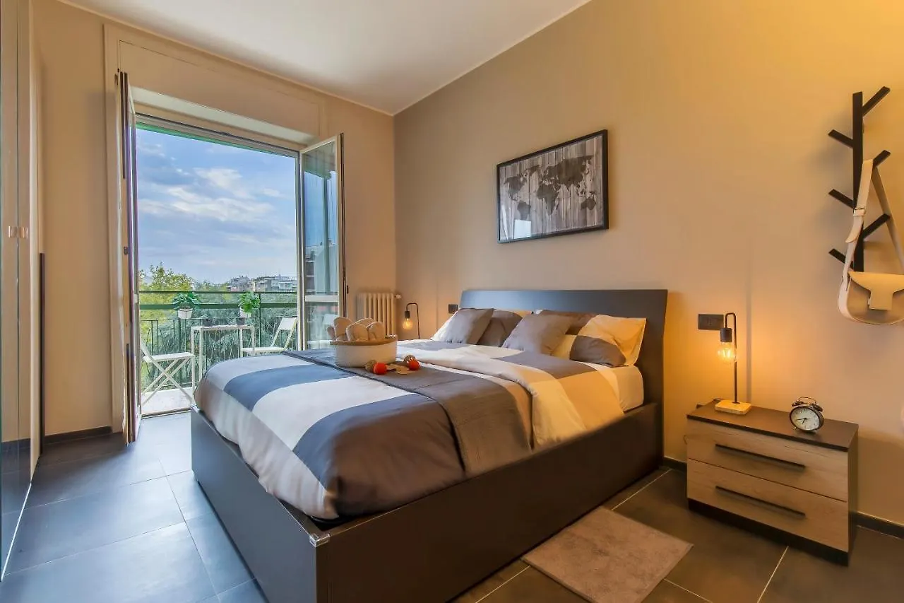 Modern & Bright 2 Bedroom Flat 50M From M4 Stop Mailand