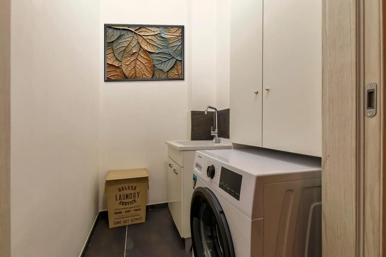 Modern & Bright 2 Bedroom Flat 50M From M4 Stop Mailand 0*,