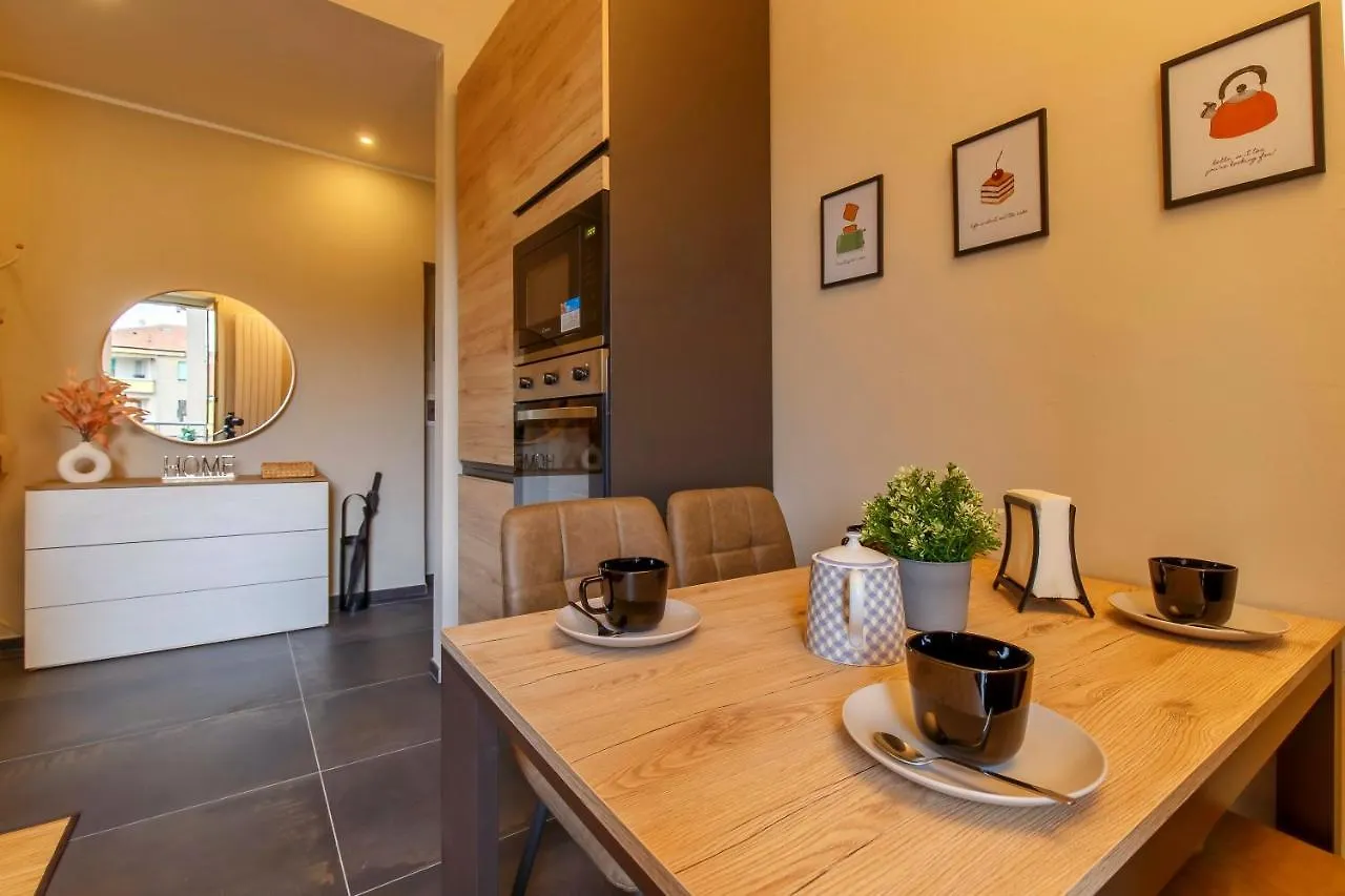 Modern & Bright 2 Bedroom Flat 50M From M4 Stop Mailand